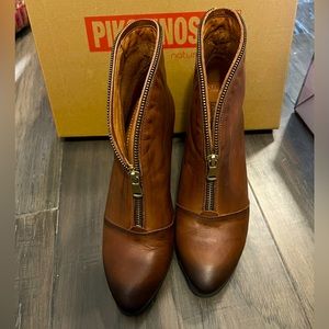 Pikolino brown booties with heel